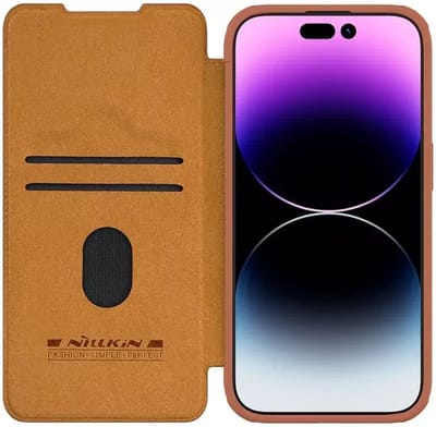 Nillkin Qin Pro Hoesje Geschikt voor Apple iPhone 15 Pro - Book Case met Camera Slider - Ruimte voor Twee Pasjes Bruin