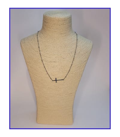 HÕBE – Cruz Zilver ketting – Gerecycled Edestaal– Collier – Handgemaakte Sieraad – Accessories – Dames Ketting – Karabijnhaaksluiting – 45 cm Lengte