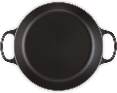Le Creuset Braadpan Signature Campagnard Mat Zwart – Ø 30 cm / 3,5 Liter – Lage, Brede Gietijzeren Pan met Deksel – Robuuste Mat Zwarte Emaille – Geschikt voor Inductie, Oven en Grill – Perfect voor Risotto, Groentegerechten en Snelle Stoofschotels