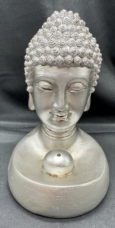 Decoratieve Boeddha wierrookhouder - zilver - hoogte 15 cm x 10 x 10 cm - polyresin - Woonaccessoires - Decoratieve beelden - Wierrookhouder