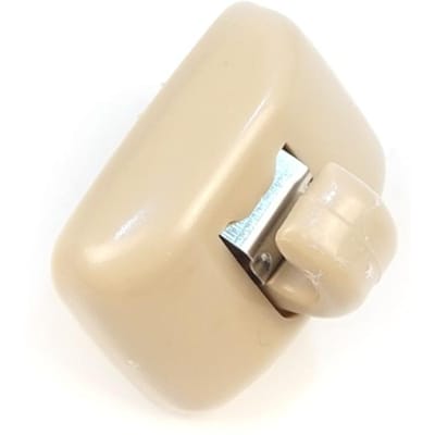 EDP1657 1 Pièce Attache Crochet Clips Pare-soleil Couleur Beige pour A1 A3 A4 B7 B8 B9 A5 A6 C6 Q2 Q3 Q5 TT Seat Exeo