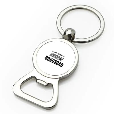 Akyol - i am a freaking awesome bonusdad flesopener - Papa - de meest geweldigste bonusvader - vader cadeautjes - vaderdag - verjaardagscadeau - verjaardag - cadeau - geschenk - kado - gift - vader artikelen - 9 bij 3 cm