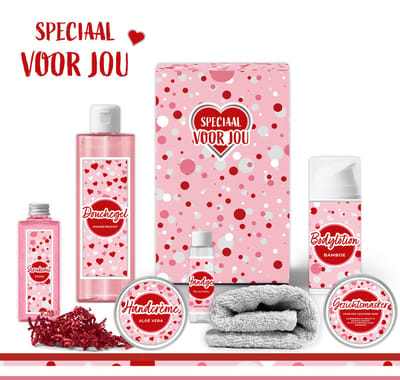 Geschenkset "Speciaal voor jou" - 7 producten - 720 gram | Giftset voor haar - Luxe cadeaubox - Wellness Set – Cadeaupakket - Cadeau vrouw – Vriendin – Zus – Moeder – Mama – Moederdag – Verjaardag – Valentijn – Kerstcadeau - Kerst - Roze - Hart -Rood