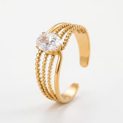 Lundholm Hebe Ring Dames Goudkleurig – Premium Stainless Steel 2.5 Micron PVD Gold Plated – Verstelbare Ring met Zirkonia Steen Ringen Dames Goud met Steen One Size – Cadeau voor Vrouw bedankt collega cadeautje Cadeau voor Haar - Scandinavisch Design