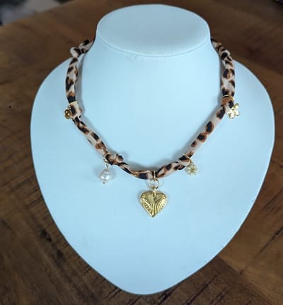 SWAN - ketting - bandana - panter - luipaard - bedels - goud