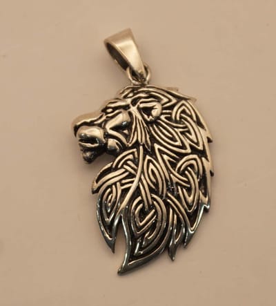 Zilveren hanger keltische leeuw - celtic pendant lion - zilveren hanger voor ketting leeuwenkop - hanger van wilde dieren - stoere dieren bedel voor aan ketting - keltische dieren hanger - celtic animal pendant silver