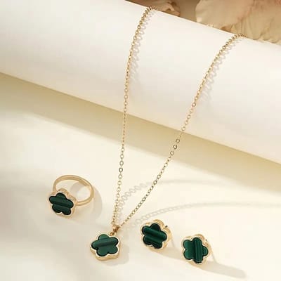 Sara Shop - Klaver design-ketting klaver- Sieraden set Klaver-motief Geluksklaver-Sieraden met klaver-Fashion sieraden-Bijzondere oorbellen-Statement ketting-Elegante ring-Unieke sieraden-Cadeau voor haar