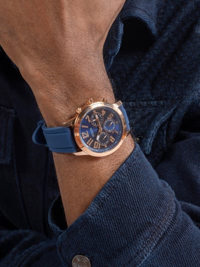 Guess Resistance Multifunctioneel Horloge Blauw Kast Gemaakt Van 100% Roestvrij Staal En Een Band Van 100% Siliconen 44 GW0729G2, GW0729G3