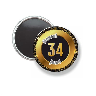 Button Met Magneet 58 MM - Hoera 34 Jaar - NIET VOOR KLEDING