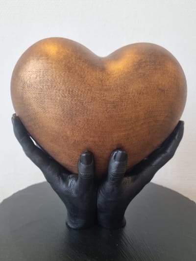 Hart urn gedragen op handen - brons, zwart - 3,3 liter