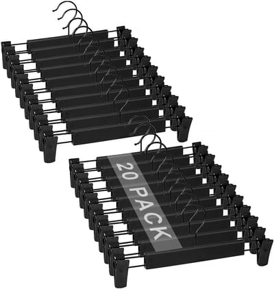 Store_7 - Broekhangers - ruimtebesparend - 360 ° draaibare haken - zwart - verstelbare clips - ideaal voor kledingorganisatie - set van 20