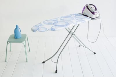 Strijkplank C - Stoomunithouder - Verstelbare Werkhoogte - Opvouwbaar Frame - PerfectFlow-hoes - Transportvergrendeling - Kinderslot - Anti-slip - Kreukel Killer - Bubbles - 124x45 cm