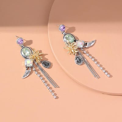 Nieuwe Collectie Dames Vintage Bloemen Zirkonia Hangende Oorbellen Persoonlijkheid Temperament Kwast Oorbellen Mode Verfijnde Accessoires beige