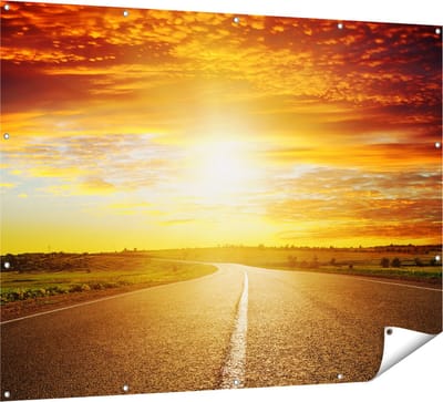Gards Tuinposter Zonsondergang Over de Weg met een Rode Lucht - 160x120 cm - Tuindoek - Tuindecoratie - Wanddecoratie buiten - Tuinschilderij