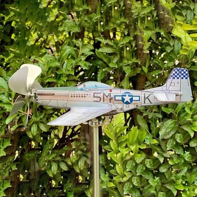 Vliegtuig Wind Spinner - Vliegtuig Windmolen - Tuin Decoratie - Innovatief Ontwerp - 31.5 cm Spanwijdte - Metaal