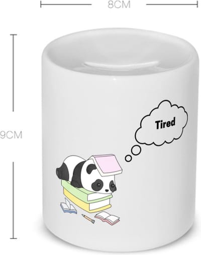 Akyol - tired panda Spaarpot - Panda - panda liefhebbers - panda die ligt op een stapel boeken - verjaardag - dieren liefhebbers - cadeau - kado - geschenk - verjaardagscadeau - 350 ML inhoud