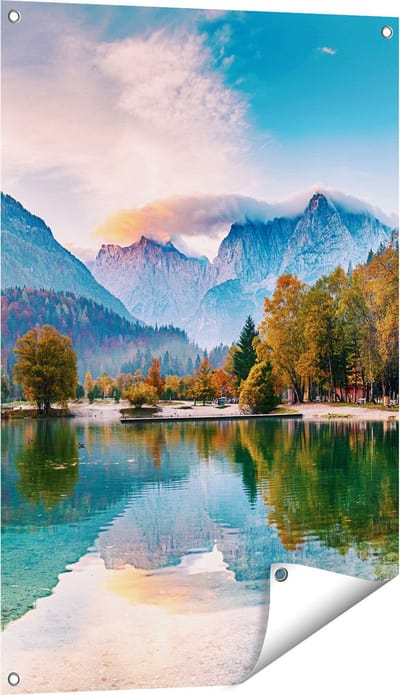 Gards Tuinposter Meer in de Bergen met een Geit Standbeeld - 60x90 cm - Tuindoek - Tuindecoratie - Wanddecoratie buiten - Tuinschilderij