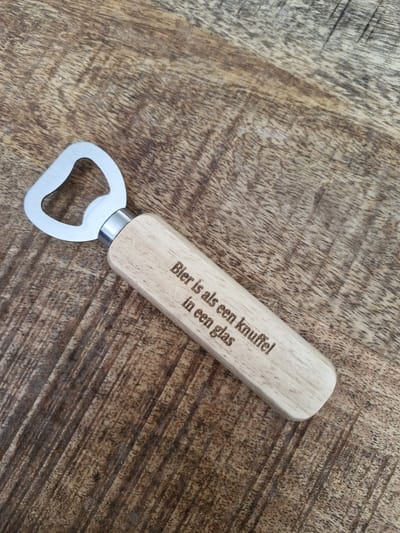 Hand Flesopener- Bier is als een knuffel in een glas - opener- flesje - cadeau - mannen - verjaardag