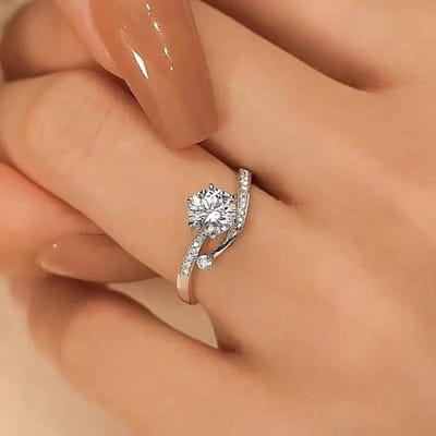 Huitan Sierlijke Verlovingsringen met Glanzende Ronde Zirkonia Delicaat Mode Trouwring Sieraden Vrouwen Tijdloze Vingeraccessoires 8 brown