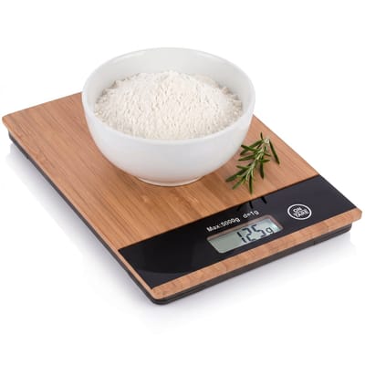 Cheqo® Digitale Keukenweegschaal - Bamboe - Precisie Weegschaal - Weegschaal Keuken - LCD Display - Tarra Functie - Bakken en Koken - Anti-Slip - Ophangoog - Keukenweger - Inclusief Batterij - Duurzaam Design - Elektronische Weegschaal