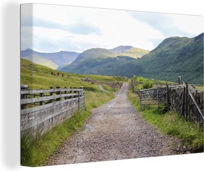 Canvas Schilderij Landweggetje richting de Ben Nevis in Schotland - 30x20 cm - Wanddecoratie