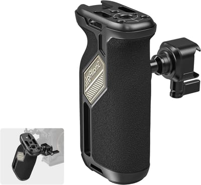 Verstelbare camera handgreep voor links- en rechtshandigen, 360° draaibaar, met antislip silicone en cold shoe aansluiting, ideaal voor videoproductie en fotografie