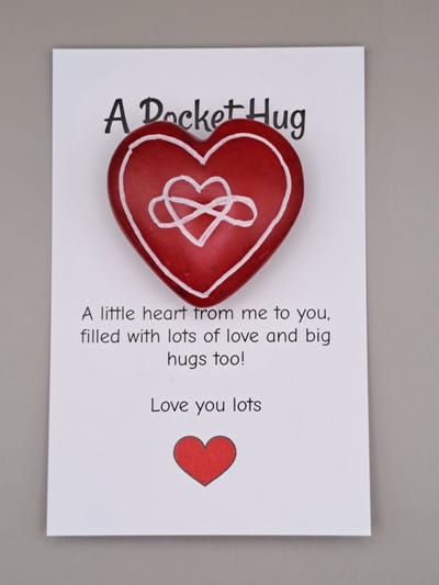 Hartje -Knuffelsteen - Speksteen hart - A Pocket Hug - Wenskaartje - LOVE - Geschenkje - Rood Hart - Valentijn cadeautje - Ik denk aan jou