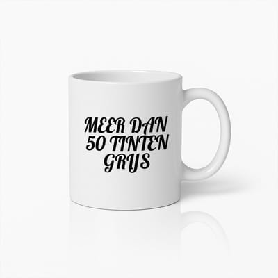 Witte Koffiemok met Gedurfde Nederlandse Tekst 'Meer Dan 50 Tinten Grijs' – Humoristisch Cadeau voor Liefhebbers van Grijs Haar