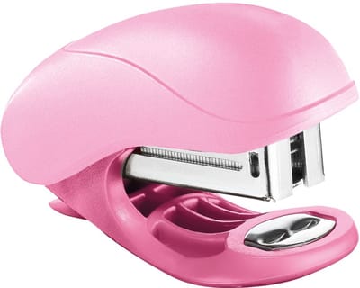 Mini nietmachine pastelroze met 400 nietjes - Gerecycled materiaal - Ergonomisch ontwerp - Geschikt voor 24/6 en 26/6 nietjes