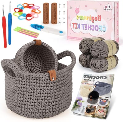 Ronde haakmand set van 2 stuks voor beginners, inclusief haaknaalden, garen en instructies in 3 talen, donkerbruin, perfect voor haken en creatief knutselen