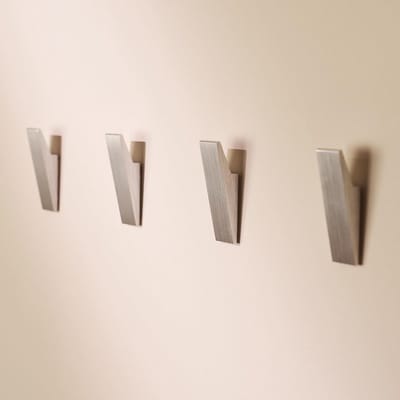 Famanu - Zelfklevende wandhaken, 4 stuks, modern design, zilvergrijs, zonder boren