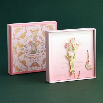 Simno® - Messing bladwijzer - Tulp bloemdesign - met hanger - geschikt als cadeau