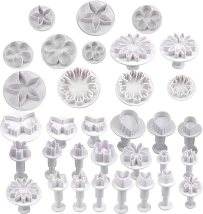 JHUBERS- Koekjessnijders Set - 33 Stuks - Decoratievormen - Hartvorm/Bloemvorm - Bladvlinder - Taartsnijset - Plastic Materiaal - Bakkersvormpjes