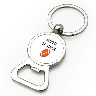 Akyol - super trainer flesopener - Sport - coach - rugby bal - trainer - geschenk - verjaardag - love gift - 9 bij 3 cm