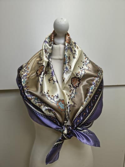 Vierkante dames sjaal Liesbeth-gebloemd motief-lavendel paars wit zwart oranje blauw roze ecru taupe-90x90
