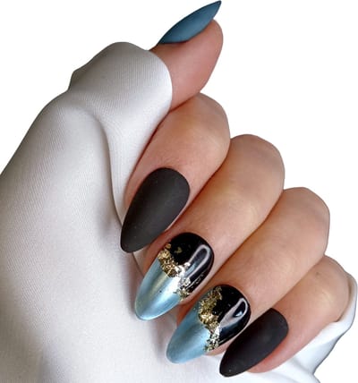 SD Press on Nails - No. 64 Black & Blue - Kort Stiletto - Matte Zwart/Metallic Blauw - Plaknagels - Gelnagels - Handgemaakte Nagels - 20 stuks - Cosplay - Accessoires - (gel)Nagellak - Nagelstudio - Nail Art - Nagels met lijm - Korte Nageltips