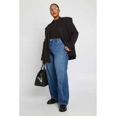 boohoo Dames Plus Midden Taille Gedraaide Naad Tonvormige Pijp Jeans | Gewassen Indigo | Maat: 46