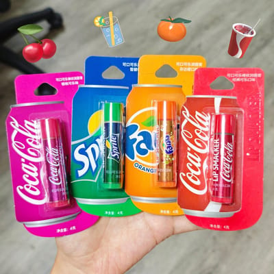 Set van 5 CoCa Cola lippenbalsem, langdurige hydratatie, natuurlijke glanzende getinte lippenbalsem, geschikt voor alle huidtypen, alcoholvrij, geweldig cadeau voor familie, vrienden en geliefden, kerst- en Halloweencadeau, LIPSMACKER
