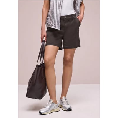 Mid Waist chino shorts in een casual pasvorm
