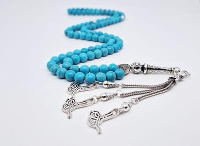 Handgemaakte tesbih "Tasbih" natuursteen "Turkoois" - Aantal kralen 99 - Diameter kralen 8MM - met metaal tassel "Arabische kalligrafie" - Een mooi cadeau-idee