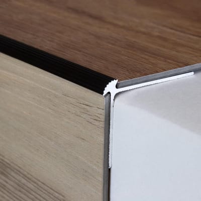 Trapneusprofiel Aluminium - Metalen profiel - Trapranden Beschermen - Geribbelde structuur - 1000 mm lengte - Zilver