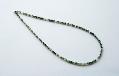Gefacetteerde Mosagaat collier