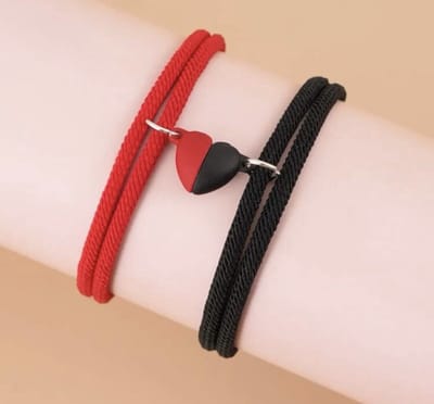 Koppel armband | Zwart & Rood | Liefdes Cadeau | Romantisch | Cadeau voor je vrouw of vriendin | Mannen Cadeautjes | magneten | liefdes armband | hartje | hartjes armband