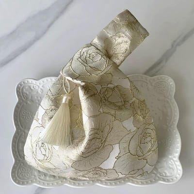 Sac de Poignet Style Chinois Pendentif Pompon Accessoires Cheongsam Broderie Sac à Main Hanfu Simple Porte-Monnaie Sacs à Main Petite Pochette Cadeau couleur champagne
