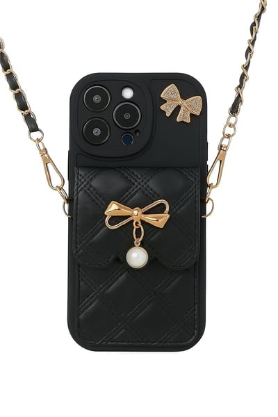 Luxe telefoonhoesje zwart met koord geschikt voor iphone 11 – hoesje met goudkleurige strik en pareldetail schouderketting – quilted design – voor vrouwen – met opbergvakje en pasjeshouder