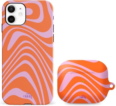 xoxo Wildhearts telefoonhoesje geschikt voor iPhone 12 met AirPods Pro (2) hoesje - set - Boogie Wonderland Orange - Double Layer - Telefoonhoesje met dubbele beschermlaag - Hoesje met golvend patroon - Golven - Oranje met Paars