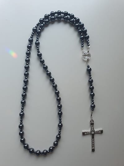 Rozenkrans, Paternoster gemaakt met Hematiet halfedelsteen kralen, gebedssnoer, rozenkransgebed, kruisteken, meditatie, spiritueel, geloof, geloofsteken, Cadeau, ketting,. gebedssnoer, gebedsketting, kerstpakket cadeau