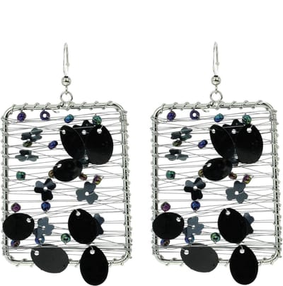 Behave - Rechthoekige oorhanger met zilverkleurige metaaldraad en zwarte lovertjes - Fashion sieraden