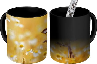 Magische Mok - Foto op Warmte Mokken - Koffiemok - Vogel - Koolmees - Bloemen - Margriet - Magic Mok - Beker - 350 ML - Theemok