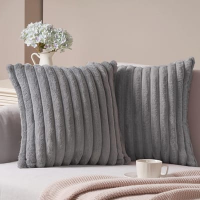 Set van 2 decoratieve kussenslopen 40 x 40 cm - Grijs kunstbont met gestreept patroon - Pluche en ultrazacht voor bank en slaapkamer